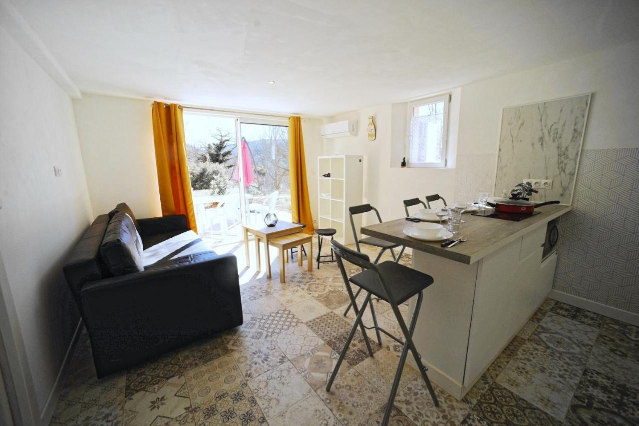 Les Quatre Chenes Apartment Bauduen Exterior photo